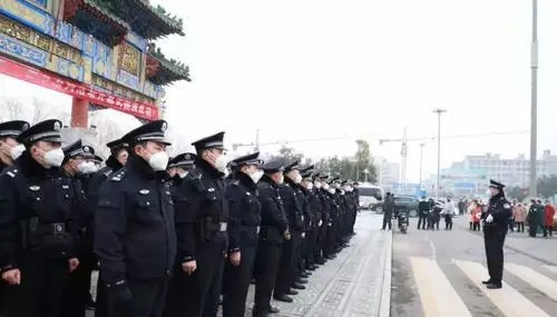 疫情中的警察